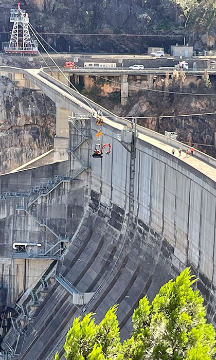 BURRINJUCK DAM CABLE CRANE